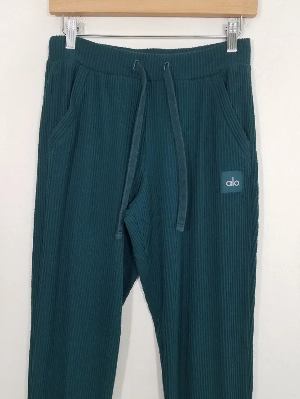 ALO Yoga Muse Midnight Green Ribbed Jogger Pants
